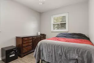 903 Mayflower Ave, Bloomington, IL 61701 - Photo 12