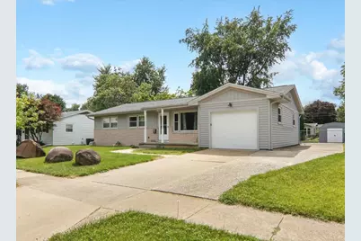 903 Mayflower Avenue, Bloomington, IL 61701 - Photo 2
