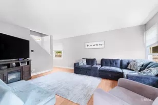 81 Kingsport Dr, South Elgin, IL 60177 - Photo 6