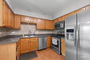 81 Kingsport Dr, South Elgin, IL 60177 - Photo 12