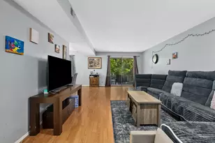 5214 Galitz St, Skokie, IL 60077 - Photo 4