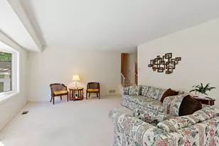 1150 Glen Ln, Hoffman Estates, IL 60169 - Photo 6