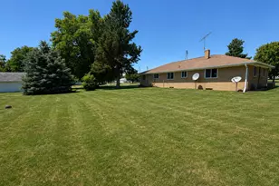 502 Bruner St, North Henderson, IL 61466 - Photo 16