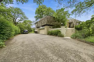 130 Surrey Ln, Burr Ridge, IL 60527 - Photo 44