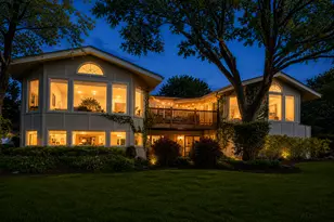 130 Surrey Ln, Burr Ridge, IL 60527 - Photo 2