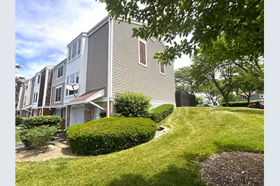 1863 Williamsburg Drive #1863, Hoffman Estates, IL 60169 - Photo 2