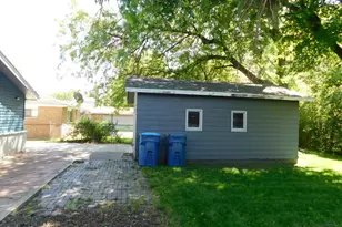 1368 Balmoral Ave, Calumet City, IL 60409 - Photo 8