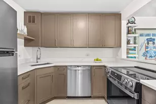 3660 N Lake Shore Dr, Chicago, IL 60613 - Photo 8