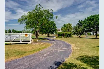 1916 Cobblestone Drive, Carpentersville, IL 60110 - Photo 22