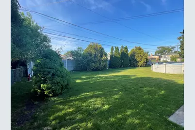 5620 W 83rd Street, Burbank, IL 60459 - Photo 2
