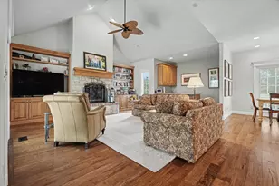 1301 English Oak Dr, Champaign, IL 61822 - Photo 8