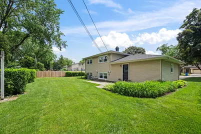 1114 E Dogwood Lane, Mount Prospect, IL 60056 - Photo 18