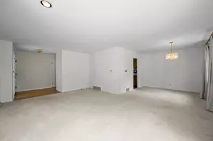 1114 E Dogwood Ln, Mount Prospect, IL 60056 - Photo 4