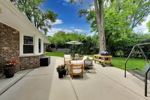 1052 Rolling Pass, Glenview, IL 60025 - Photo 24