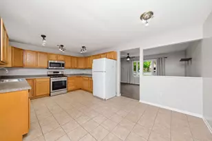 3015 Jo Ann Dr, Joliet, IL 60431 - Photo 4