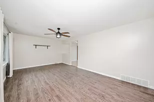 3015 Jo Ann Dr, Joliet, IL 60431 - Photo 6