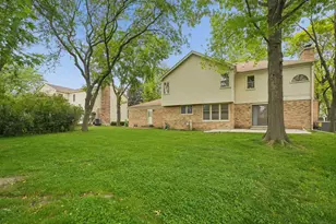 837 Heatherstone Dr, Schaumburg, IL 60173 - Photo 20