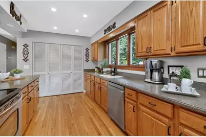700 E Turner Avenue, Roselle, IL 60172 - Photo 10