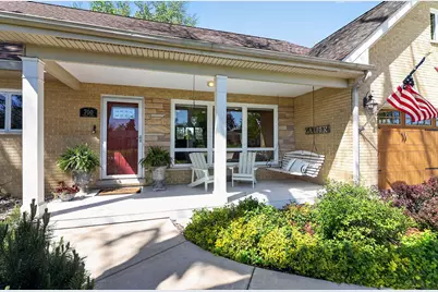 700 E Turner Avenue, Roselle, IL 60172 - Photo 2