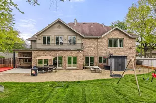10S060 Clarendon Hills Rd, Willowbrook, IL 60527 - Photo 36