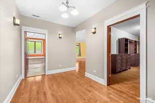 10S060 Clarendon Hills Rd, Willowbrook, IL 60527 - Photo 20