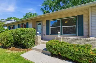 567 Northampton Cir, Elk Grove Village, IL 60007 - Photo 4