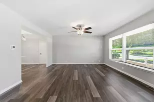 567 Northampton Cir, Elk Grove Village, IL 60007 - Photo 8