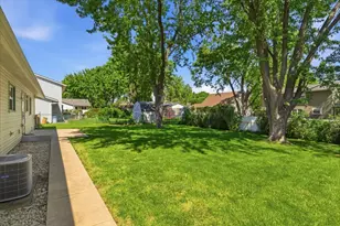567 Northampton Cir, Elk Grove Village, IL 60007 - Photo 22