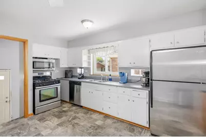 9607 S Sacramento Avenue, Evergreen Park, IL 60805 - Photo 10