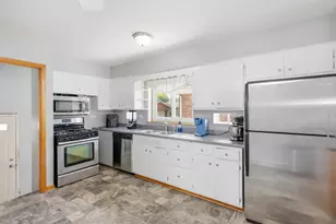9607 S Sacramento Ave, Evergreen Park, IL 60805 - Photo 10