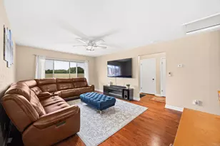 908 S Briggs St, Joliet, IL 60433 - Photo 6