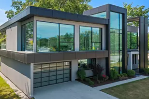 2010 Lavigne Ln, Northbrook, IL 60062 - Photo 2