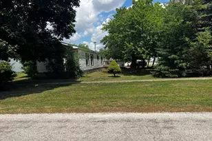 510 N Vermillion St, Paxton, IL 60957 - Photo 1
