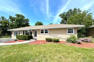11358 S Ridgeland Ave, Worth, IL 60482 - Photo 1