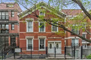 1544 N Bosworth Ave, Chicago, IL 60642 - Photo 1