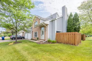 255 Cumberland Ct, Gurnee, IL 60031 - Photo 2
