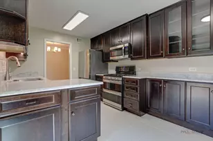 585 Williamsburg Ct, Wheeling, IL 60090 - Photo 14