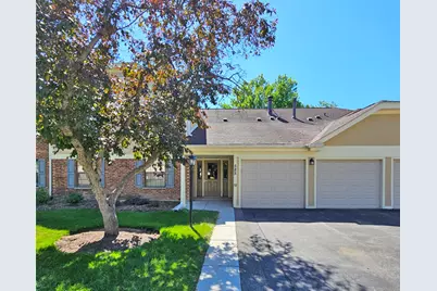 585 Williamsburg Court #D2, Wheeling, IL 60090 - Photo 1