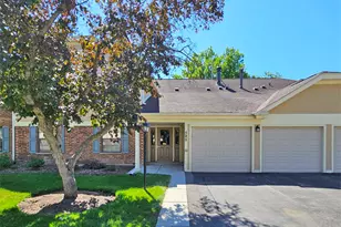 585 Williamsburg Ct, Wheeling, IL 60090 - Photo 1