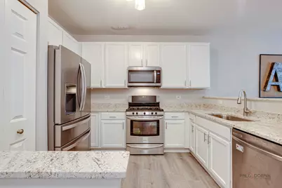 3124 Falling Waters Lane #3124, Lindenhurst, IL 60046 - Photo 4