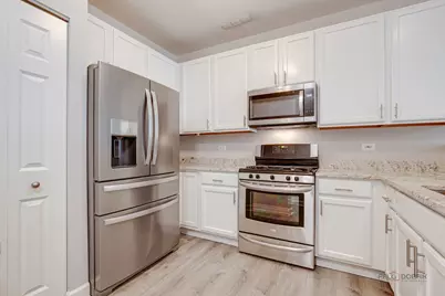 3124 Falling Waters Lane #3124, Lindenhurst, IL 60046 - Photo 12