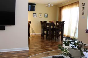 707 Kingsbridge Dr, Carol Stream, IL 60188 - Photo 6