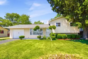 380 Barron Blvd, Grayslake, IL 60030 - Photo 1