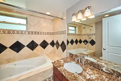 2205 W Highland Avenue #1N, Chicago, IL 60659 - Photo 12