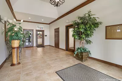 3 Executive Court #4, South Barrington, IL 60010 - Photo 4