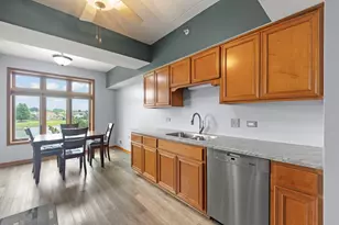 18610 Pine Lake Dr, Tinley Park, IL 60477 - Photo 6