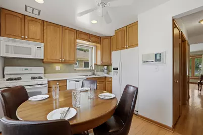 6837 Davis Street, Morton Grove, IL 60053 - Photo 12