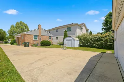 6837 Davis Street, Morton Grove, IL 60053 - Photo 22