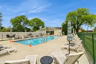6425 Clarendon Hills Rd, Willowbrook, IL 60527 - Photo 28