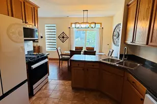 25061 Clare Cir, Manhattan, IL 60442 - Photo 4